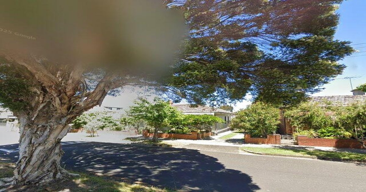 Ascot Vale Food Crawl — A Walking Guide