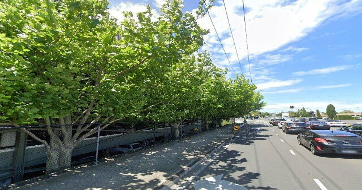 Chadstone Food Crawl — A Walking Guide