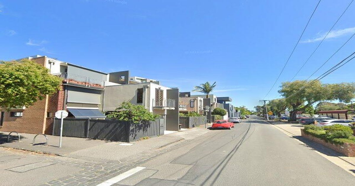 Clifton Hill Food Crawl — A Walking Guide