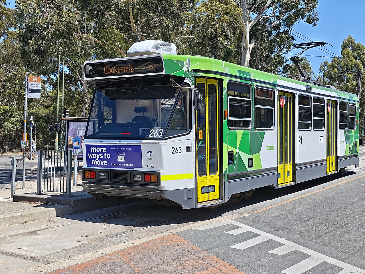 Tram 263 at the corner of Elgar Road and Riversdale Road