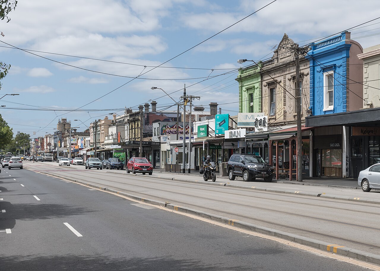 Shopfronts along Bridge Road, Richmond