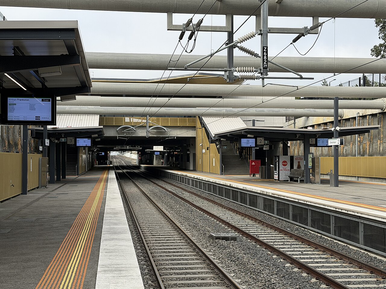 Platform 3 at Cheltenham railway station