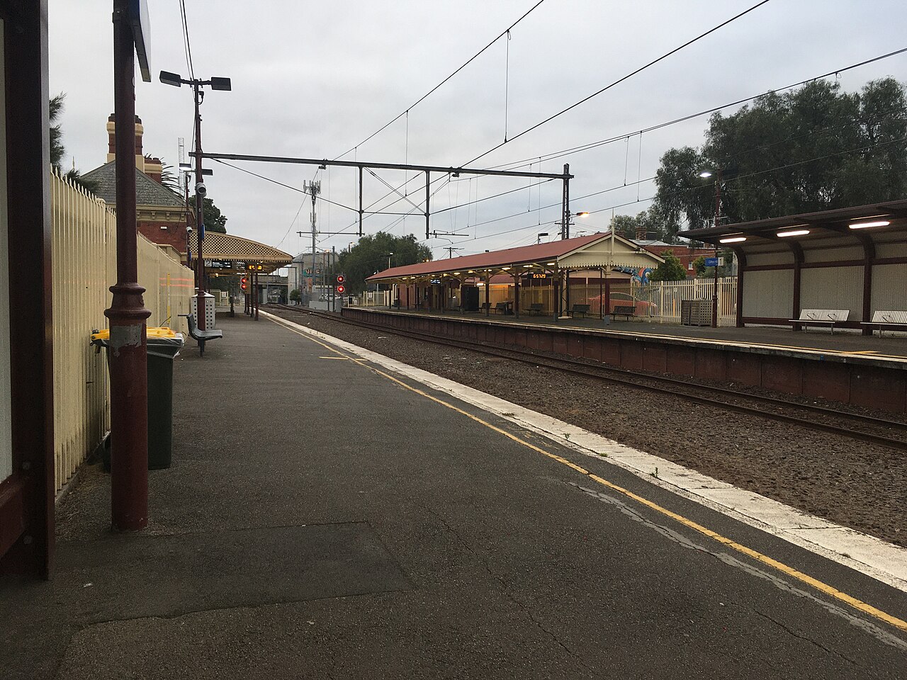 Clifton Hill station Platform 2