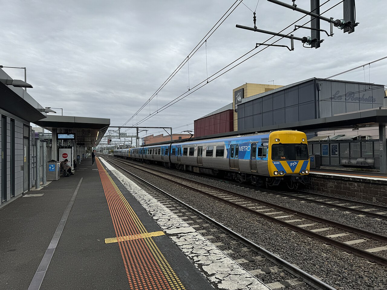 Comeng train at Sunbury railway station