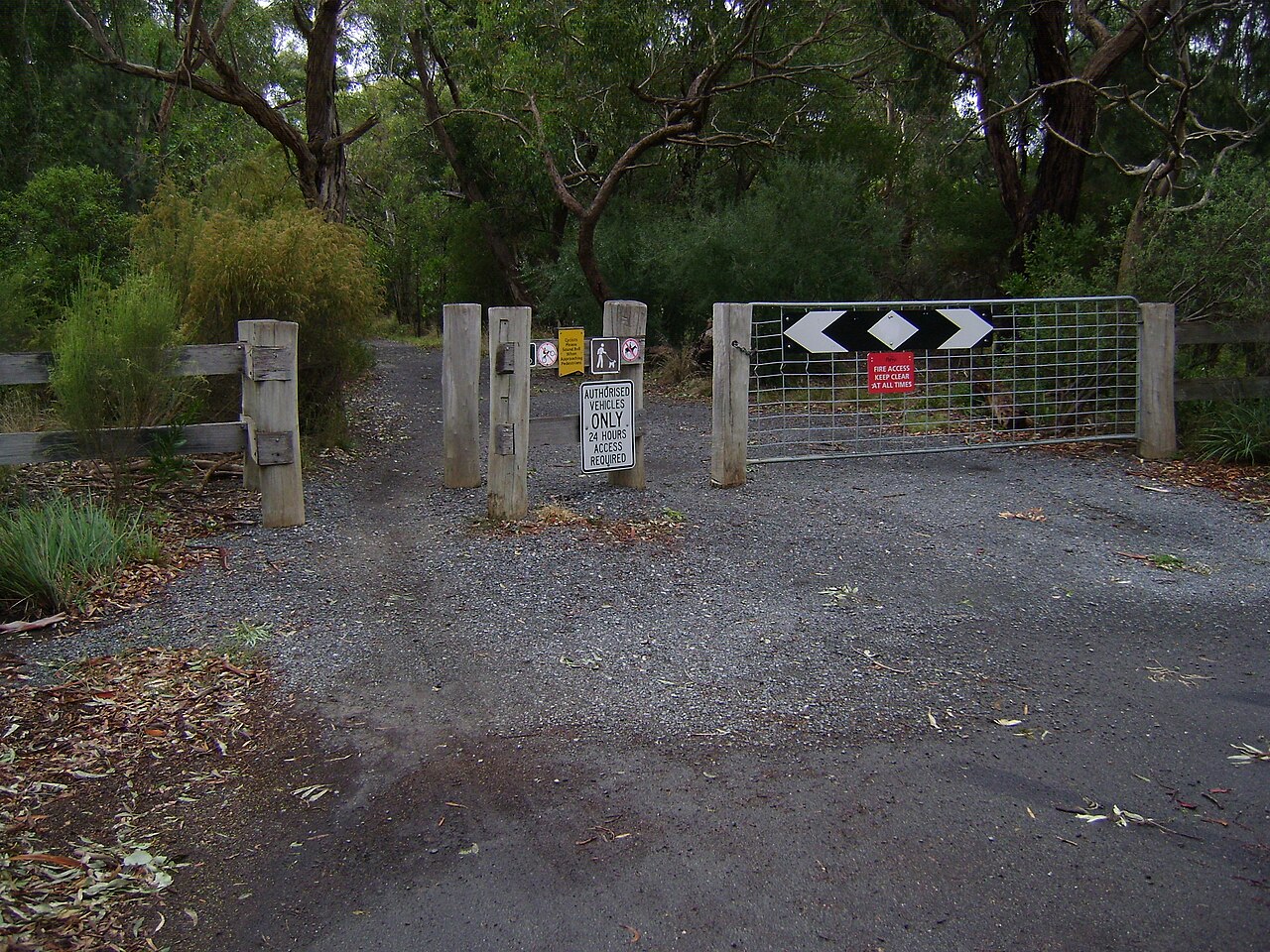 Entrance to Jells Park from Shepherds Road