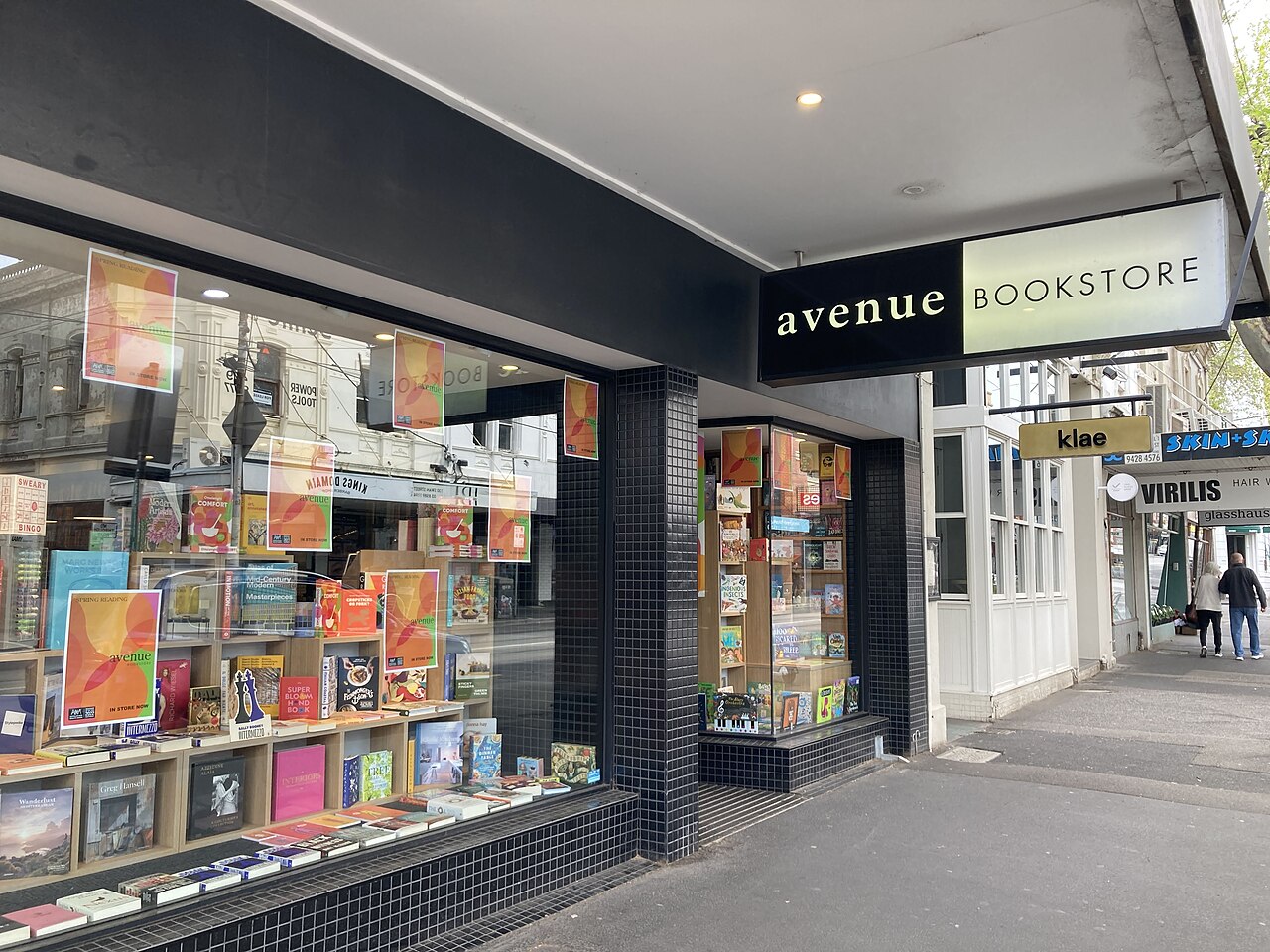 Exterior of Avenue Bookstore Richmond