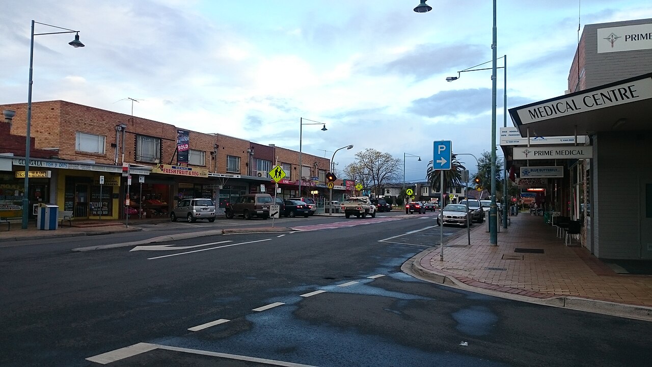 Shopping strip at Glengala Village