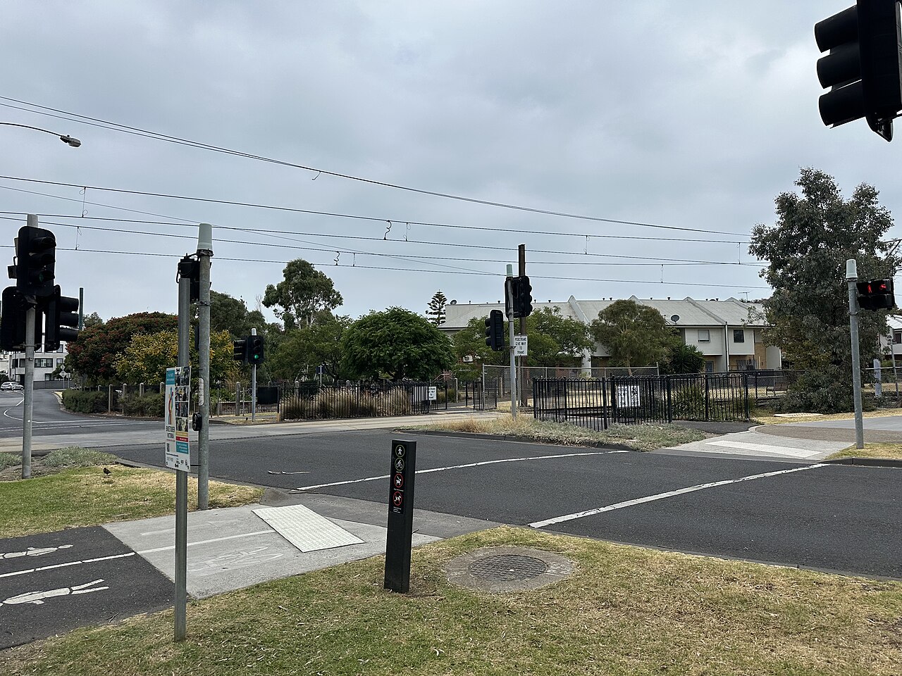 Graham Street intersection with tram tracks