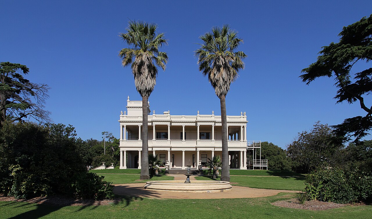 Heritage mansion in Kamesburgh Gardens, Brighton