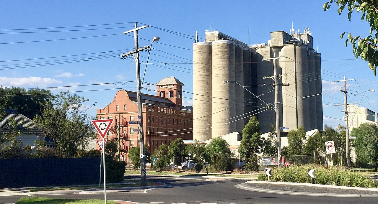 John Darling & Son flour mill silos, Albion