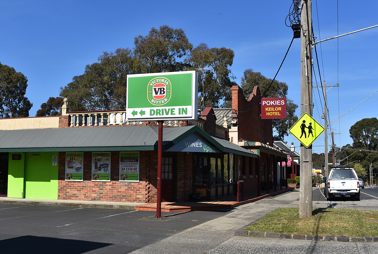 Keilor Hotel with signage beside the road