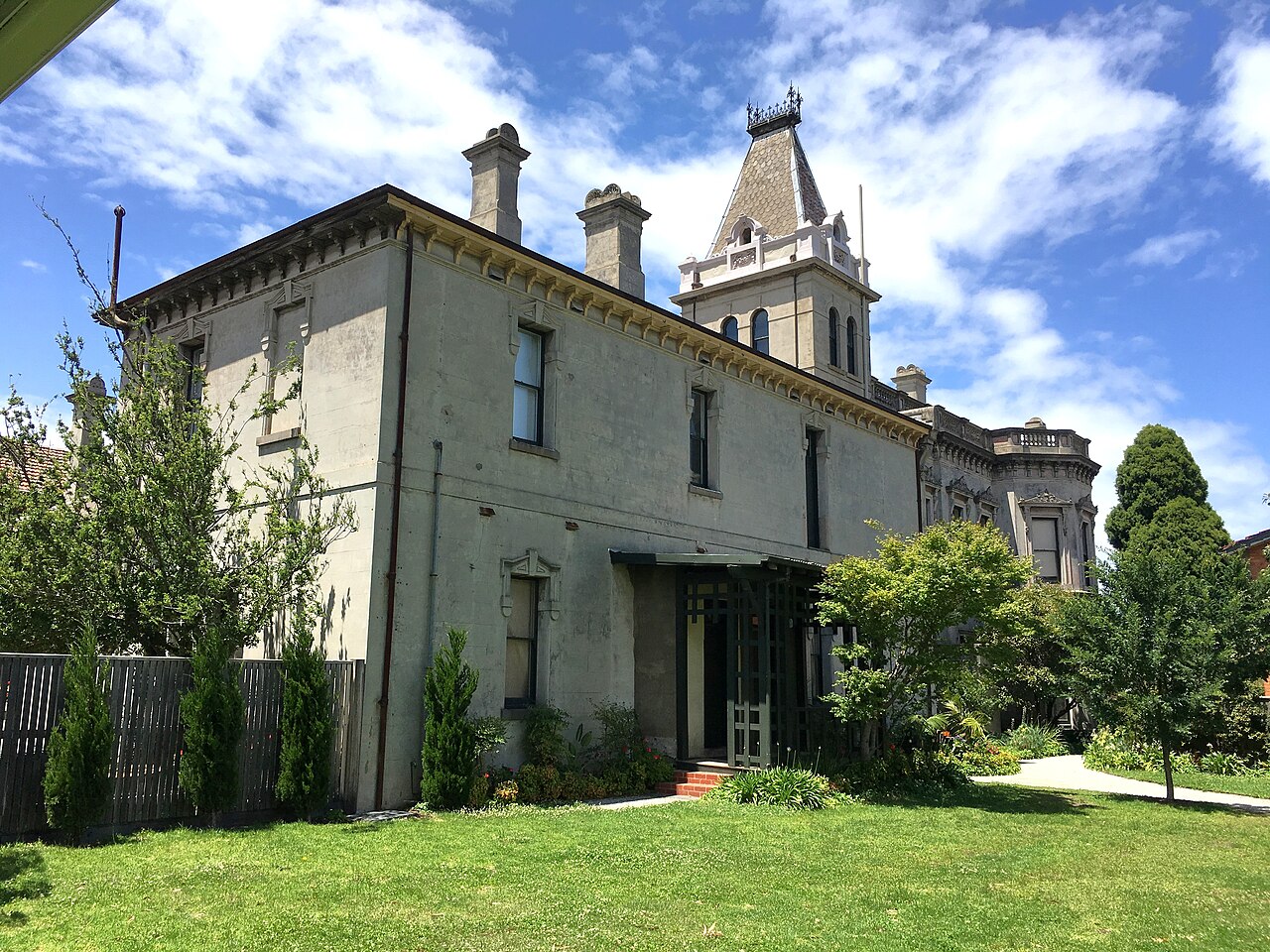 Rear wing of Labassa with its tower and garden