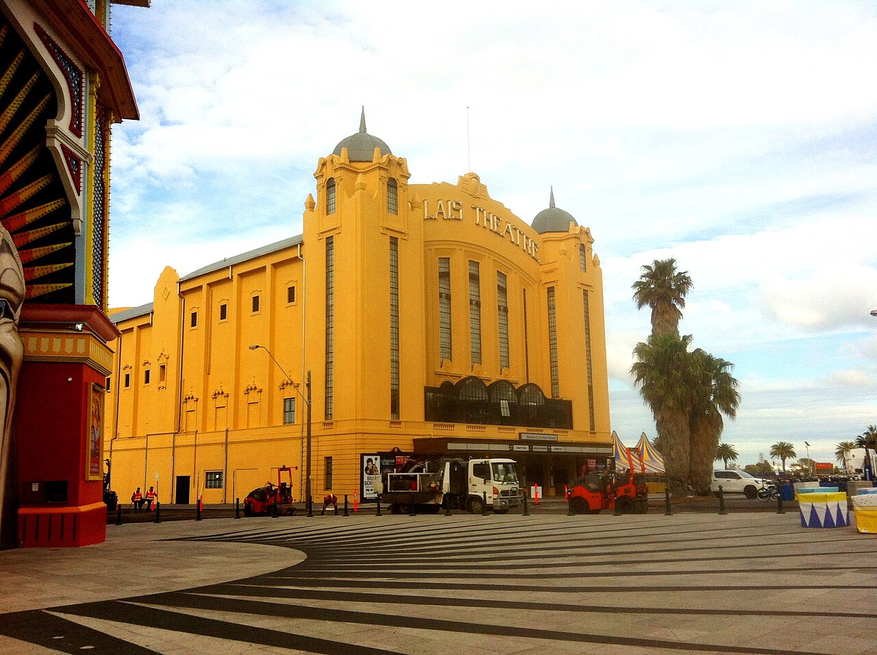 Palais Theatre under a blue sky