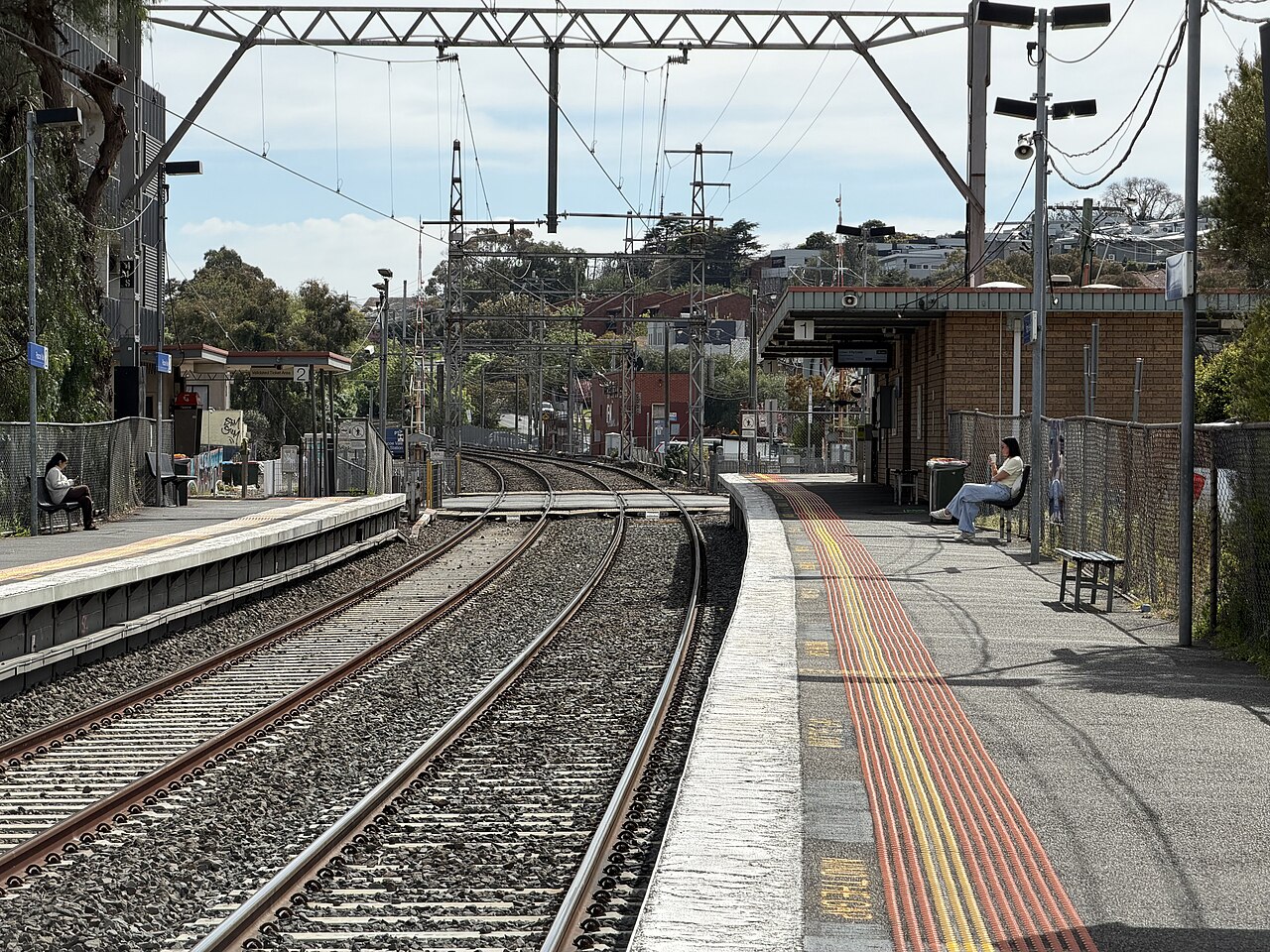 Platform 1 at Pascoe Vale railway station