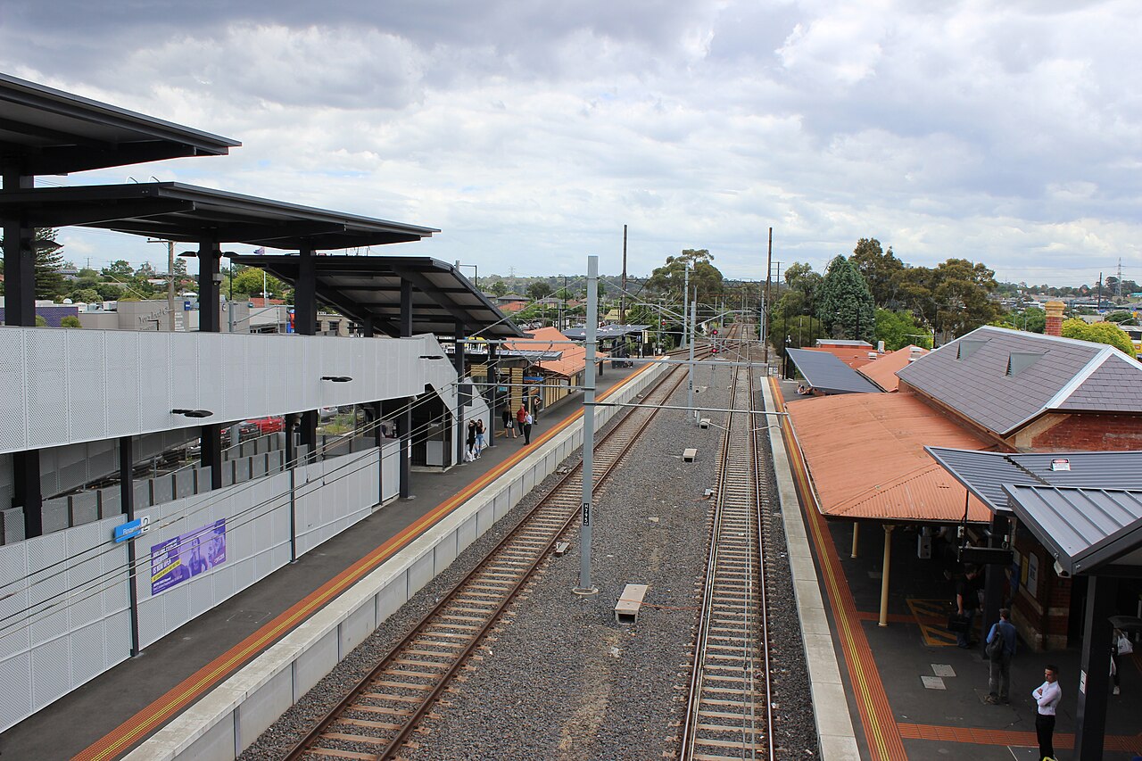 Platforms and tracks at Ringwood Railway Station