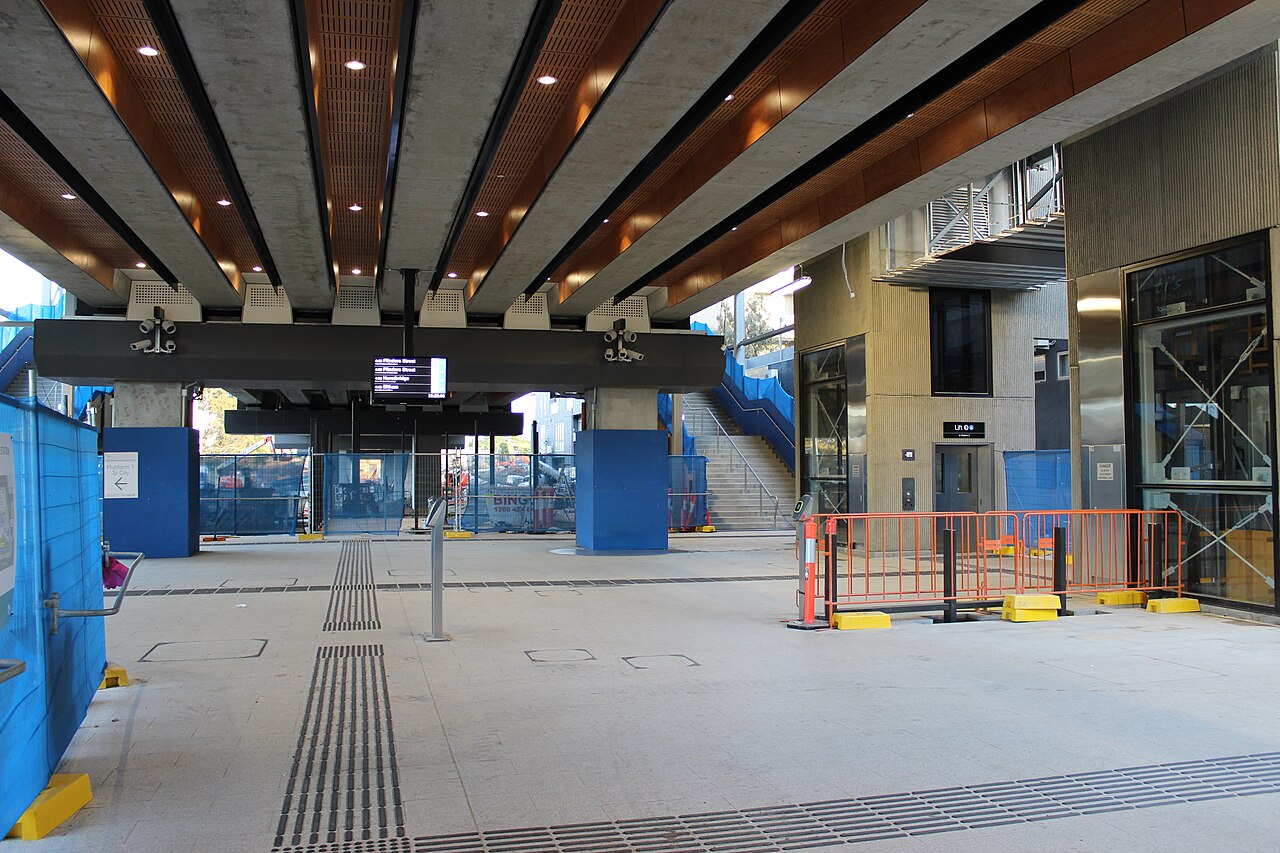 Rosanna railway station concourse