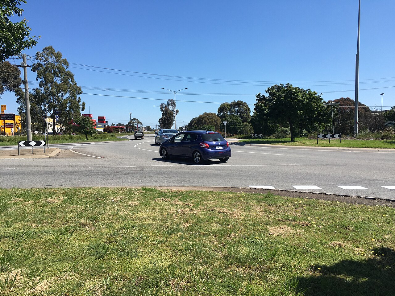 Roundabout at the intersection of Dalton Road with grassed verges