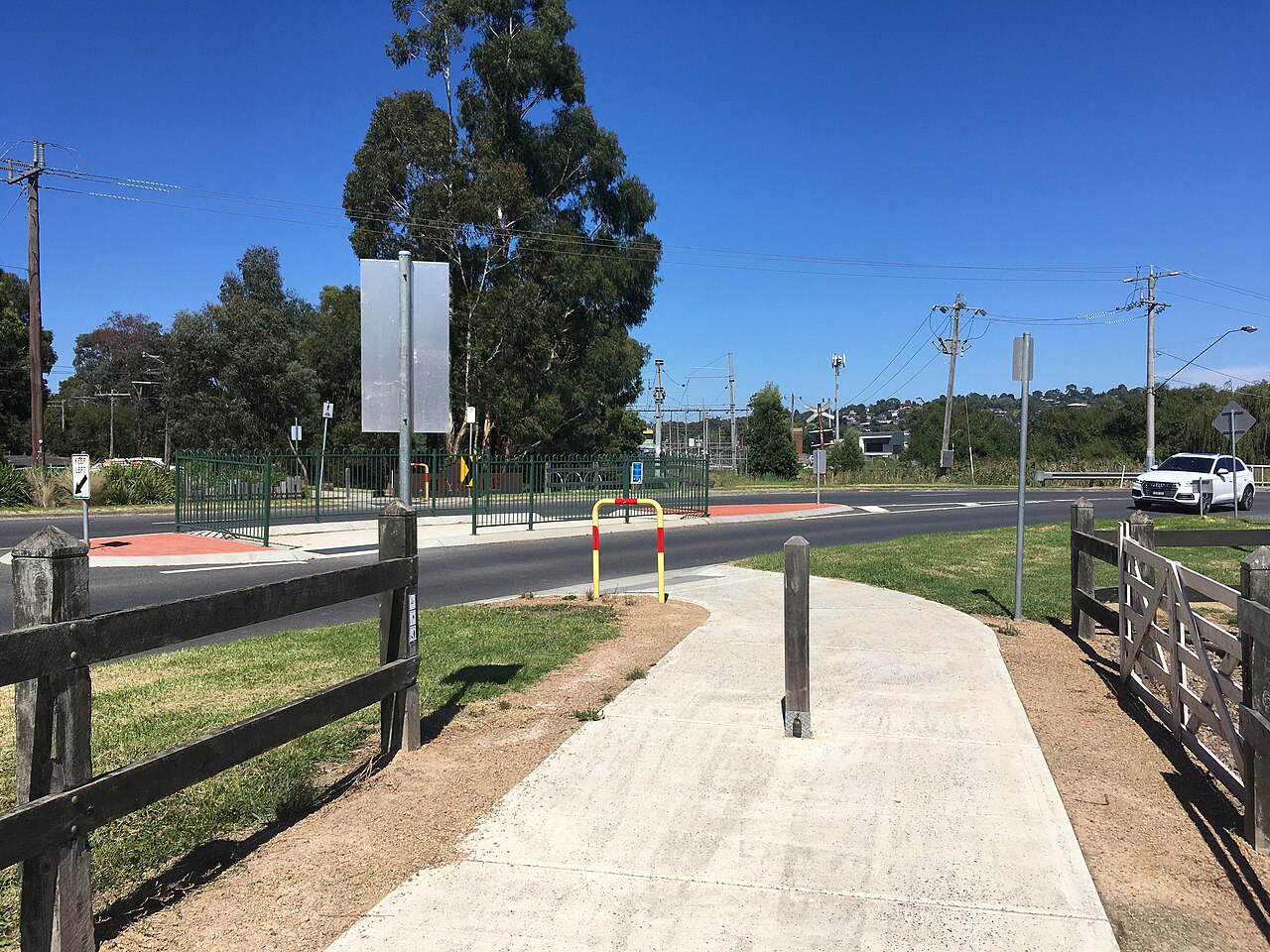 Shared path crossing of Beresford Road