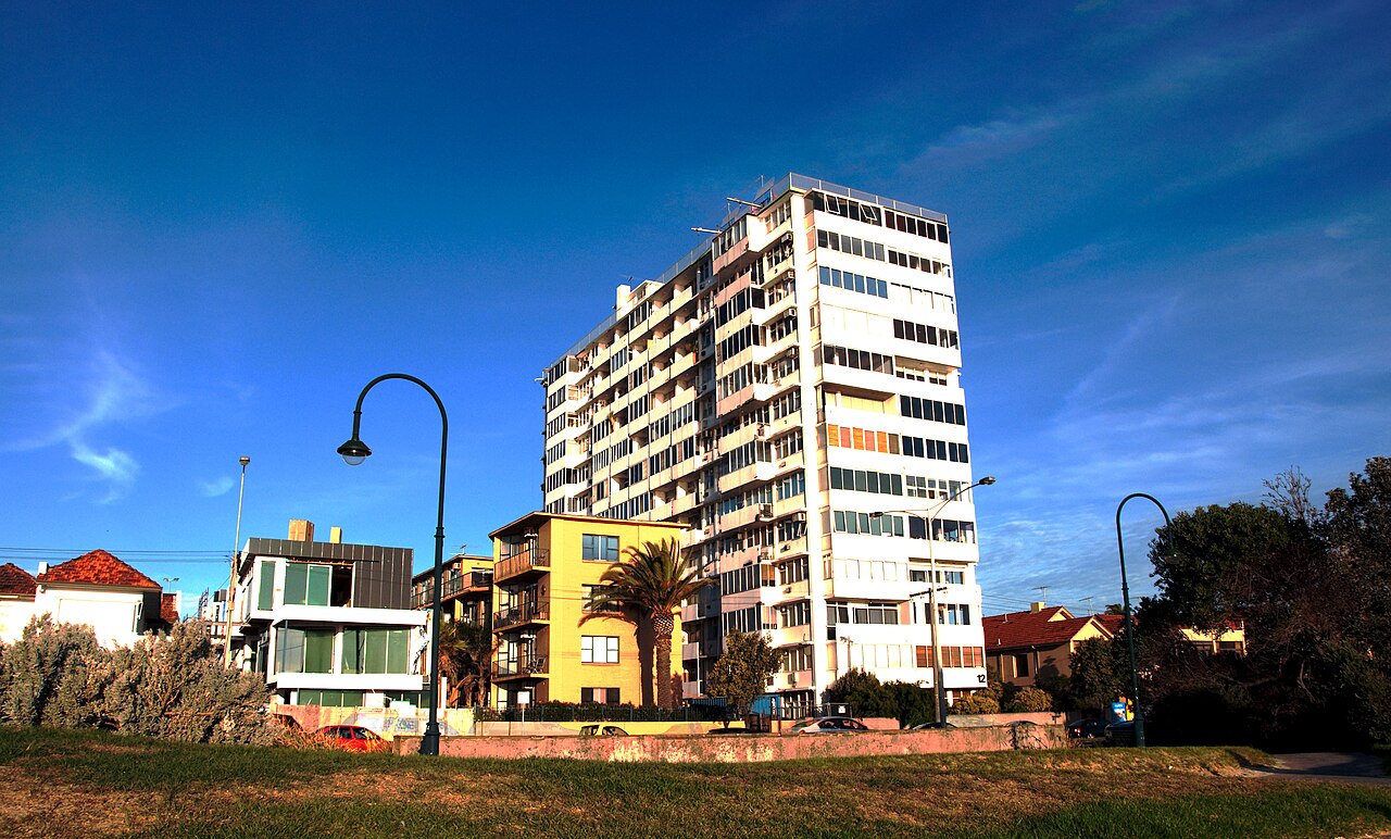 Tall apartment tower beside the foreshore in St Kilda