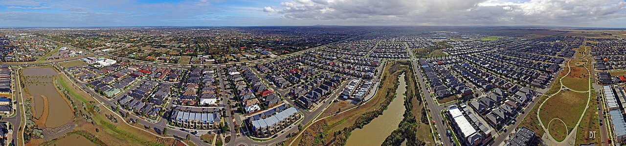 Aerial view over Inverell Park and housing in Tarneit