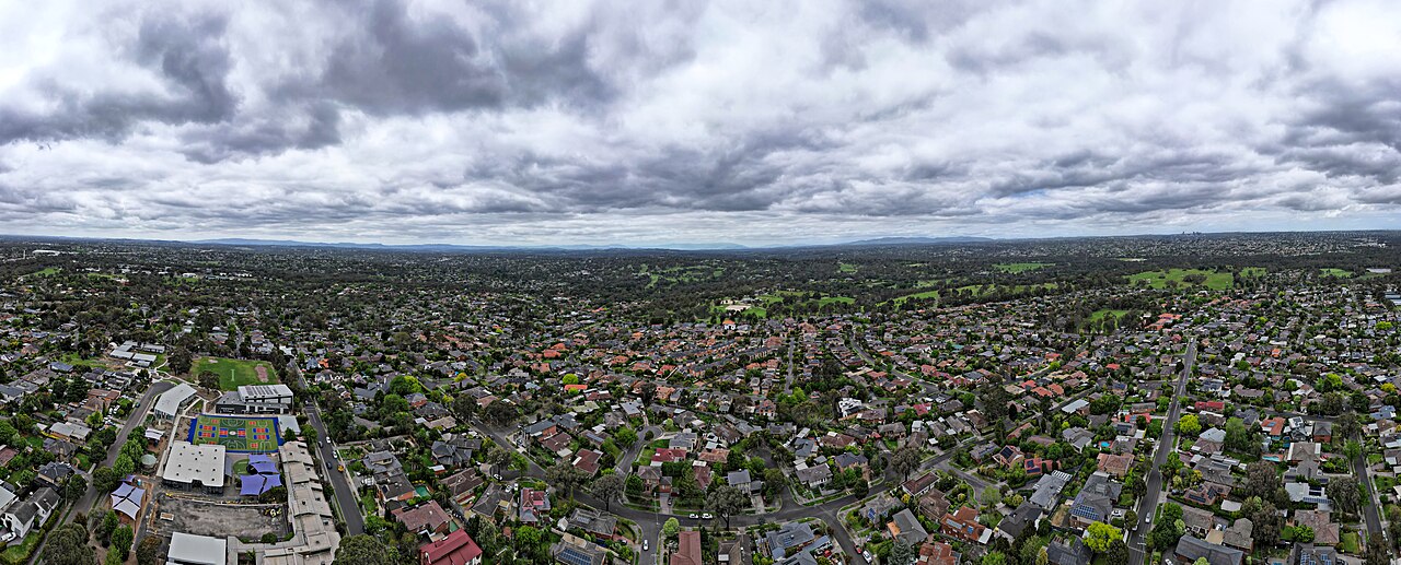 Aerial panorama of Viewbank rooftops and trees