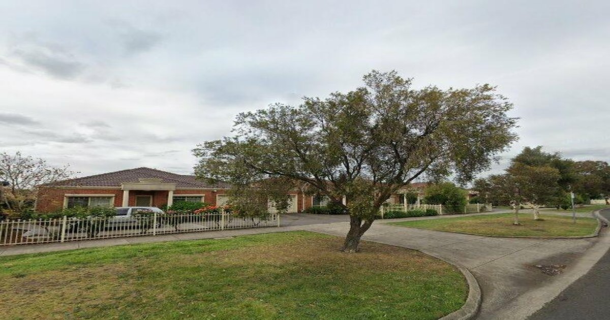 Moving to Hadfield — Relocation Guide 2026