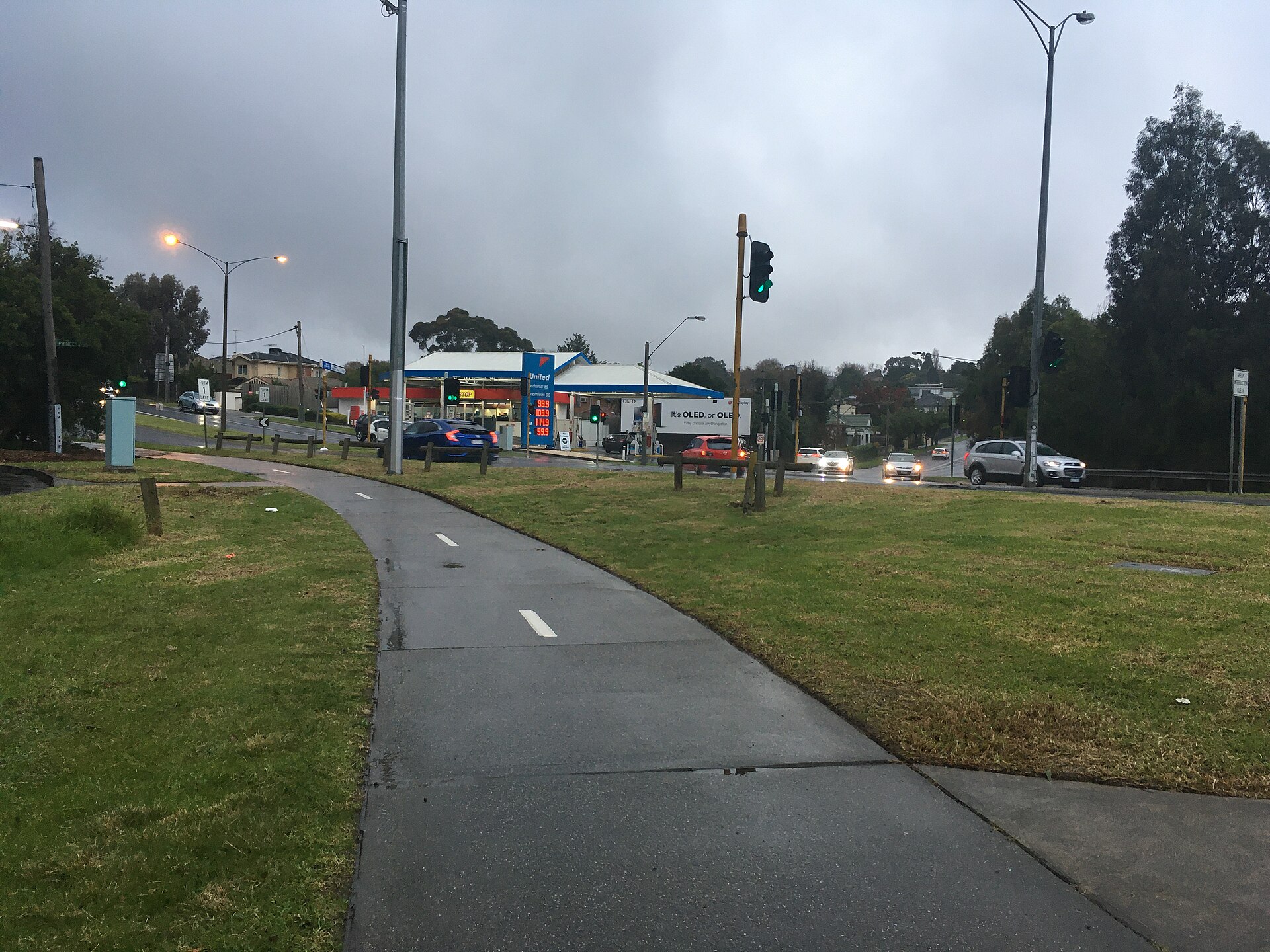 Kew East Area Guide -- Getting Around, Parks and More (2026)