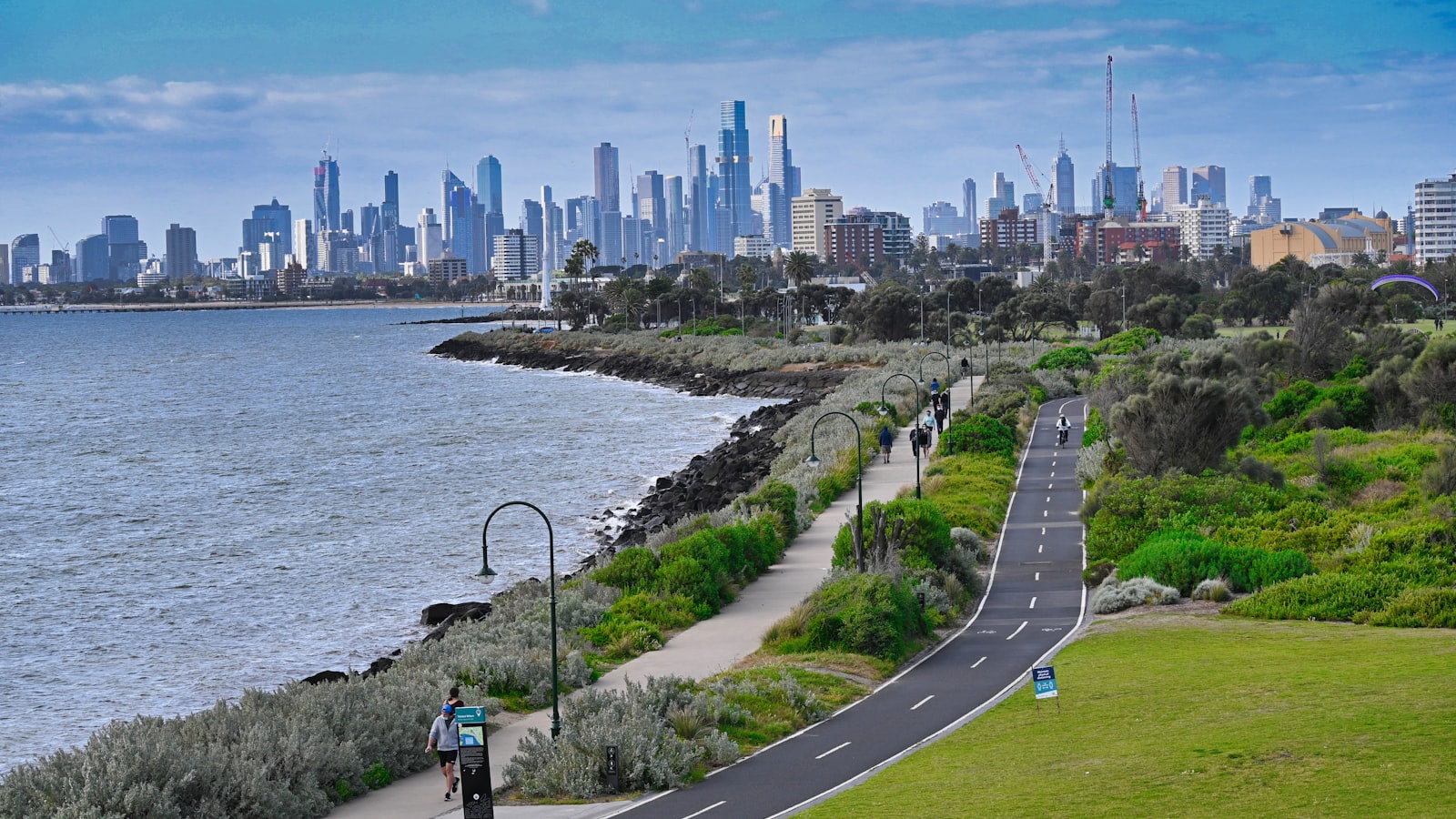 Nar Nar Goon North Area Guide -- Getting Around, Parks and More (2026)