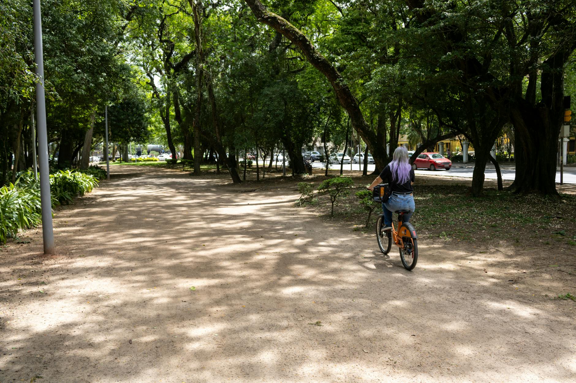 NGV International building in Southbank with water wall