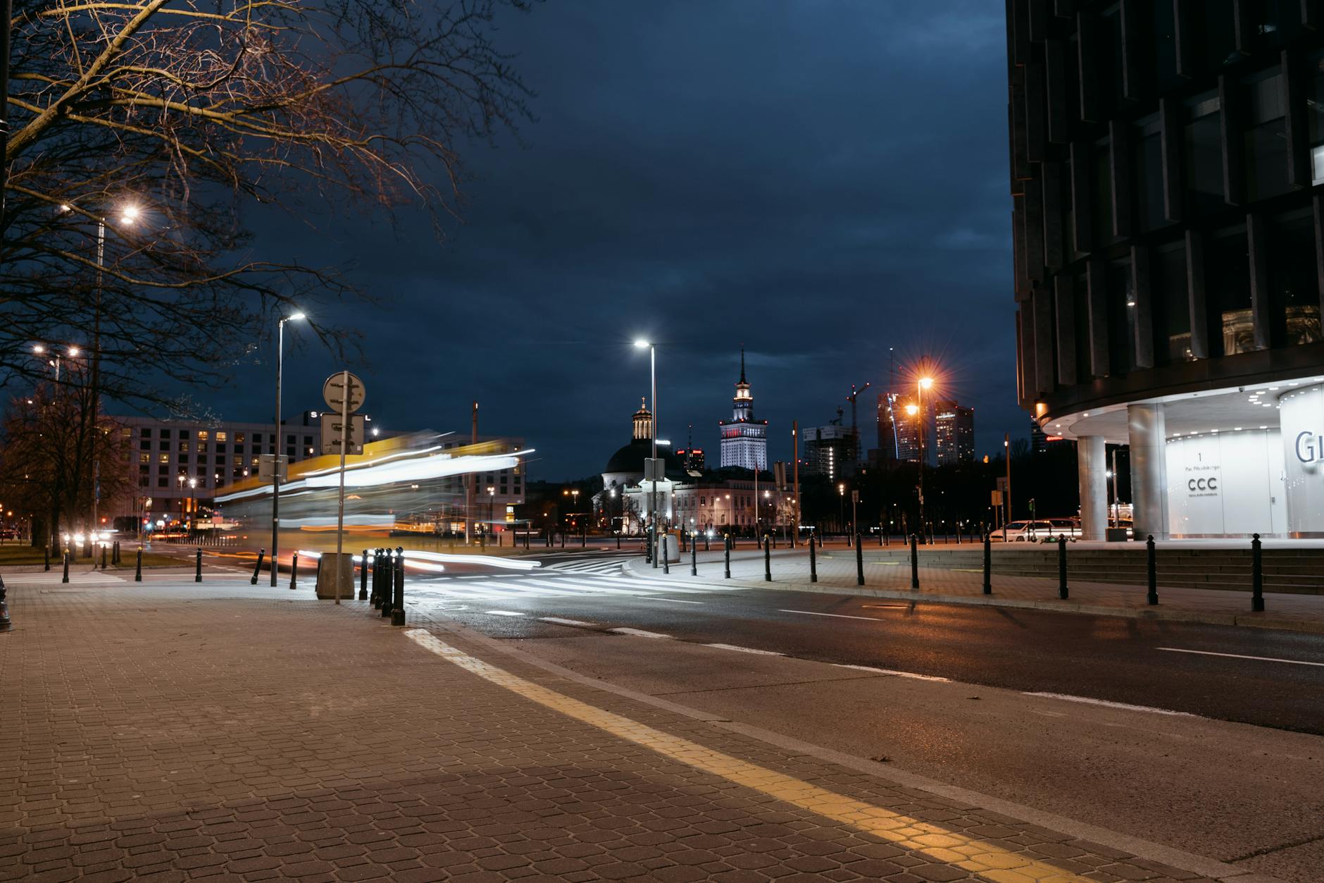 Yarraville Melbourne safe residential street at dusk
